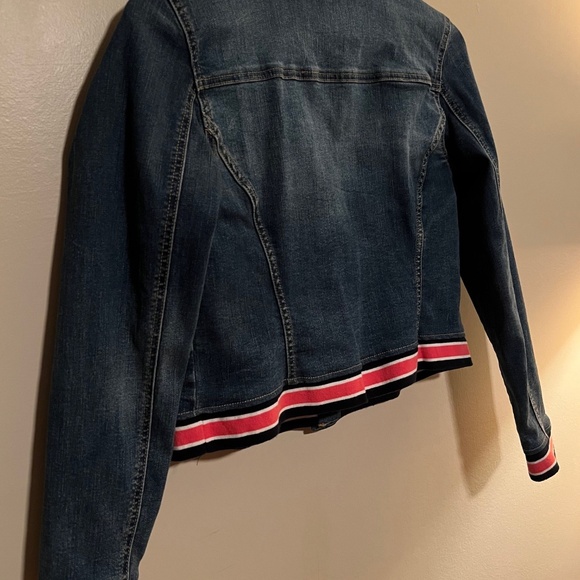 Crown & Ivey Denim Jacket W/ Pink Flamingo Emboridery & 2 Pockets - Size S - Picture 6 of 6